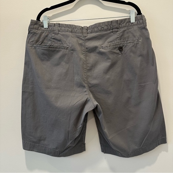J Crew 10.5” Stretch Chino Shorts For Men Size 36 Gray Neutral Casual Golf Polo - Picture 3 of 14